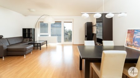 Charmante Eigentumswohnung mit Balkon nahe Schlosspark Laxenburg