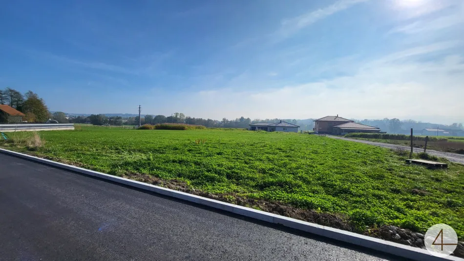 Baugrundstück in sonniger Lage - Bild