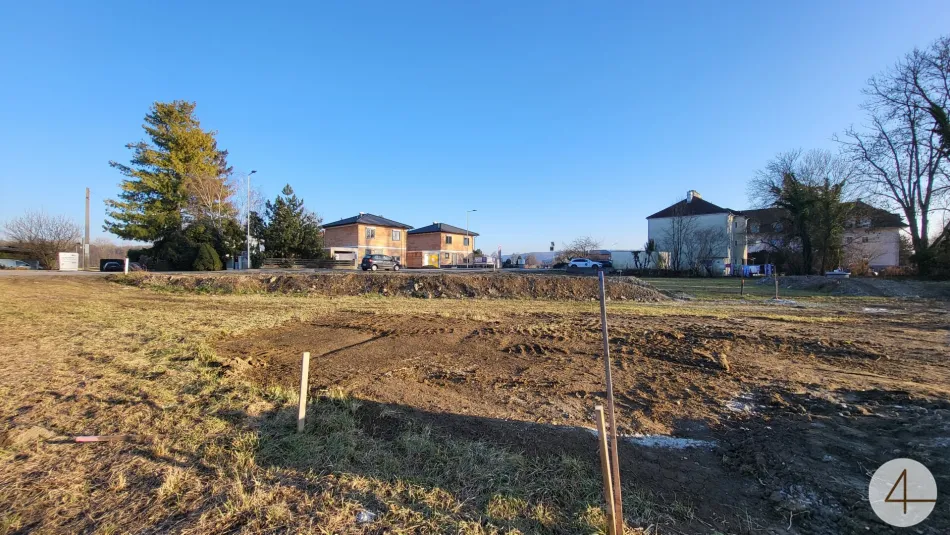 Schönes ebenes Baugrundstück Ideal für Ihr Einfamilienhaus! - Bild