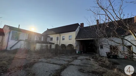 Alter großer Hof mit Nebengebäude und Halle - Achtung neuer Preis!!!! Super Lage!!!