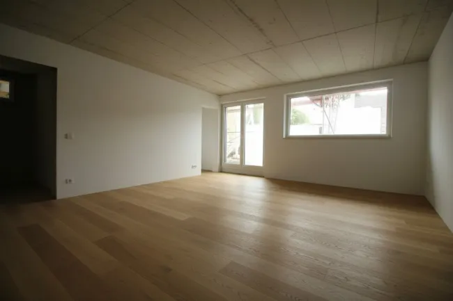 ERSTBEZUG | Wunderschöne, hochwertige 3-Zimmer Wohnung in kleinem Ziegel-Wohnbauprojekt | Terrasse & Garten | TOP 1 - Bild