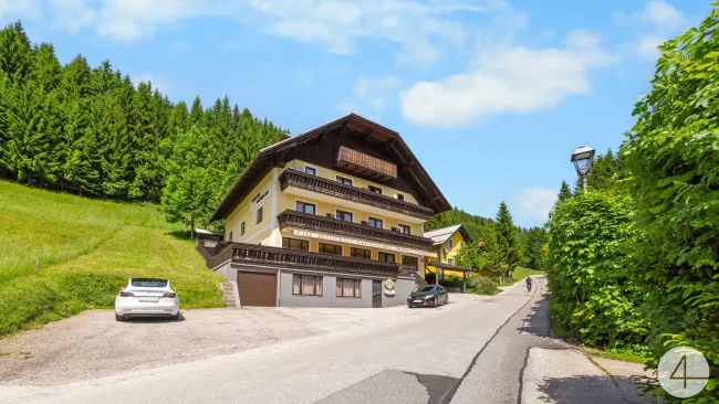 Pension mit direktem Blick auf die Talstation – Investition mit hohem Potenzial in Lackenhof am Ötscher - Titelbild