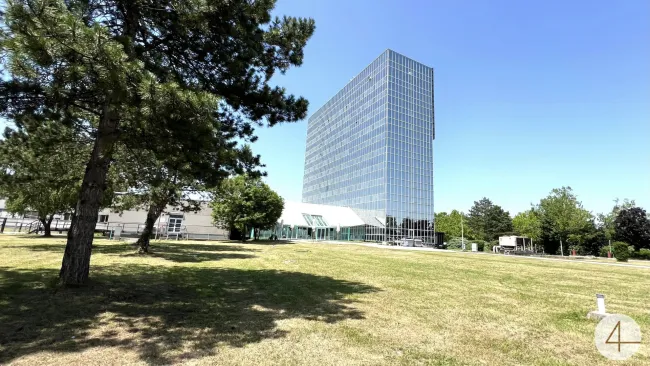Ab 12€/m2 Büroflächen bis 2.200m2 - individuell Flächengrößen verfügbar - Parkplätze - gute Verkehrsanbindung - Titelbild