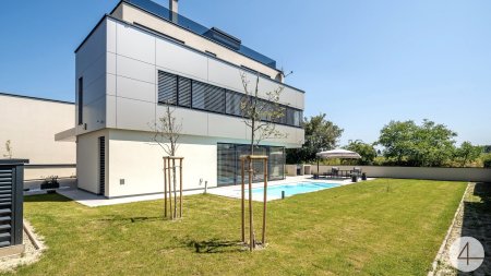 2 Premium-Villen direkt nebeneinander - mit grünem Weitblick - sonnige Ausrichtung - hochwertige Ausstattung - Salzwasserpool - Garage - Lift