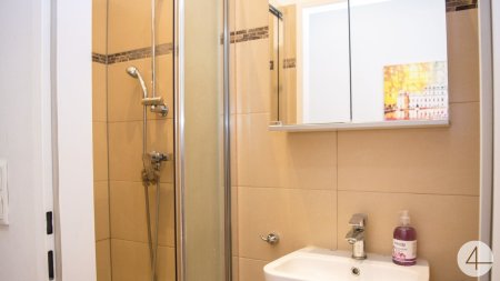 Fußläufig zu 3 U-Bahn-Stationen - Renovierte Fassade, moderner Aufzug & gepflegter Innenhof I Top-Infrastruktur