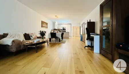 8Min zur U2 - 4Zimmer Gartenwohnung - privater Eingang - sonnige Terrasse - Tiefgarage - ideale Infrastruktur