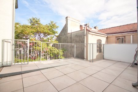 2015 ausgebaute, helle Maisonette-Wohnung mit 2 Bädern | ~ 20 m² große, private Terrasse direkt auf Wohnebene | Nahe Elterleinplatz