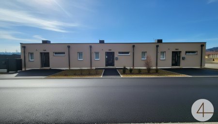 ERSTBEZUG modernes Eckreihenhaus am Südhang