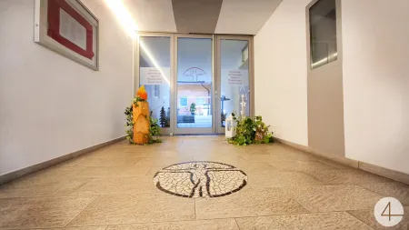 Geschäftsräumlichkeit mit Privatsphäre im Zentrum