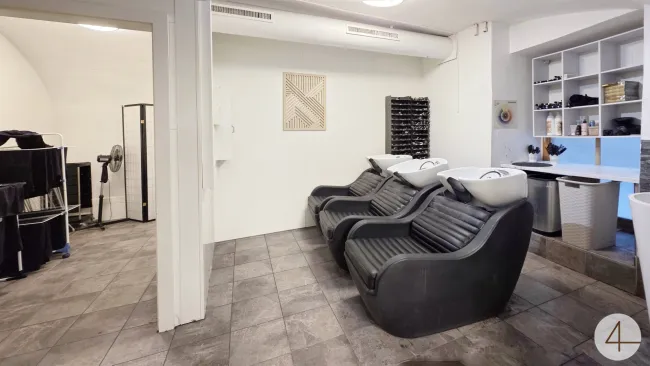 Friseurlokal Mitten in Krems - Bild
