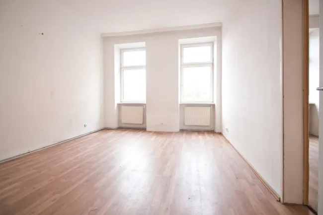 Günstige, helle 3-Zimmer Wohnung | gute Infrastruktur | 700 m zur U3 - Titelbild