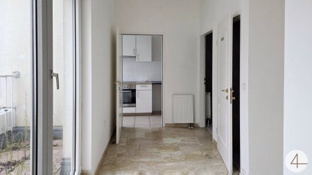 Sonnenterrasse! Kulturelle Vielfalt im Kreta-Viertel - Ruhige 2-Zimmer-Dachgeschoßwohnung mit Flair!