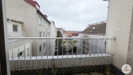 Sonnenterrasse! Kulturelle Vielfalt im Kreta-Viertel - Ruhige 2-Zimmer-Dachgeschoßwohnung mit Flair!