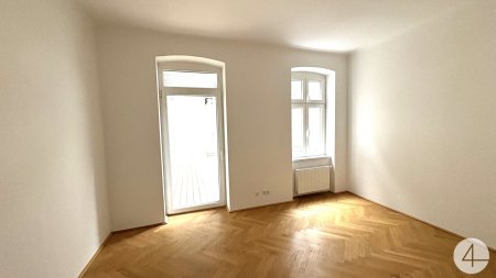 Erstbezug! Top sanierte 2-Wohnung mit Terrasse in toller, ruhiger Lage!