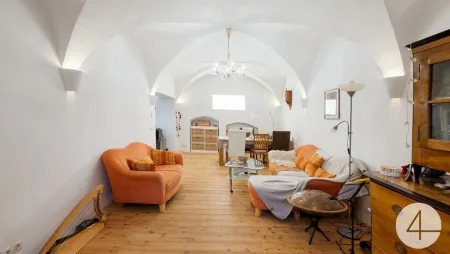 Diese einzigartige Wohnung vereint historischen Charme mit modernster Technik