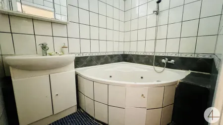 Urban & entspannt - teilsaniert - Westlage - perfekte Infrastruktur - Pärchenhit