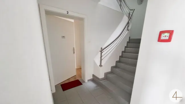 3 Raum Wohnung mit überdachten PKW Stellplatz - Bild