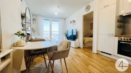 U2 vor der Tür - Marina Tower - Etage 10 - Donaublick - Sunset Balkon - Urban Lifestyle