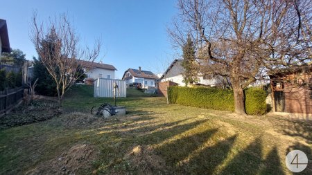 Baugrund ohne Bauzwang in verkehrsberuhigter Siedlungslage