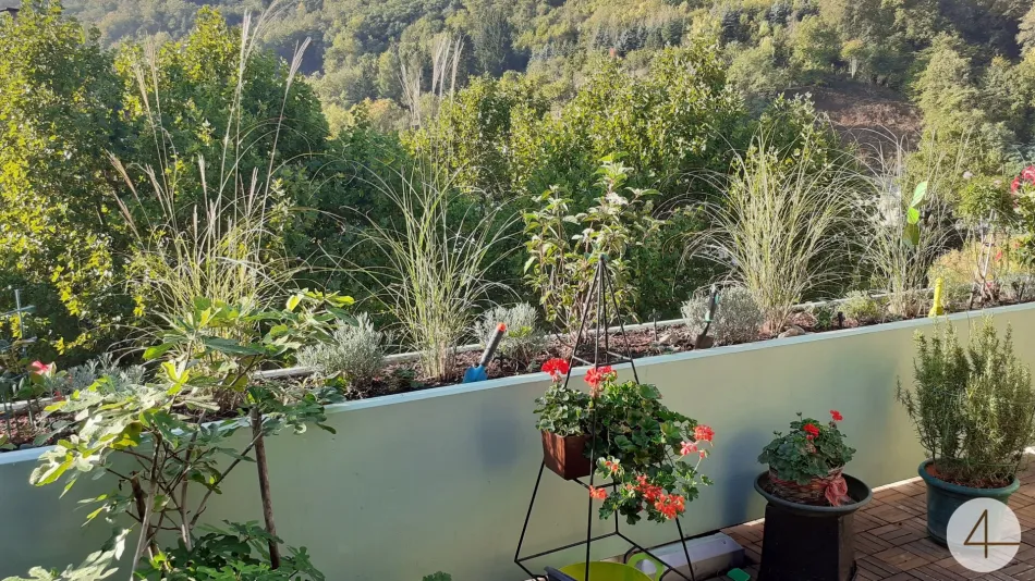 Dachgeschoßwohnung mit 19 m2 Loggia und Grünblick - Bild