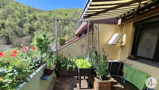 Dachgeschoßwohnung mit 19 m2 Loggia und Grünblick - Titelbild