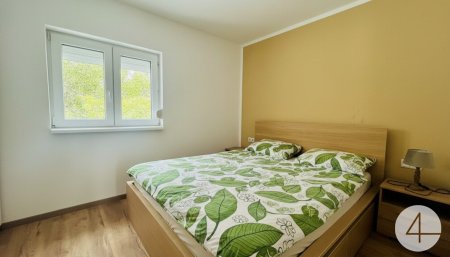 Zweifamilienhaus im Wienerwald - getrennte Wohneinheiten - Terrasse & Garten - Niedrigenergiehaus mit Fußbodenheizung