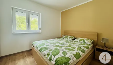 Zweifamilienhaus im Wienerwald - getrennte Wohneinheiten - Terrasse & Garten - Niedrigenergiehaus mit Fußbodenheizung
