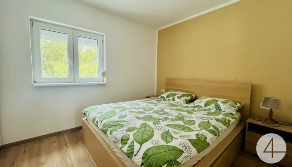 Zweifamilienhaus im Wienerwald - getrennte Wohneinheiten - Terrasse & Garten - Niedrigenergiehaus mit Fußbodenheizung - Bild