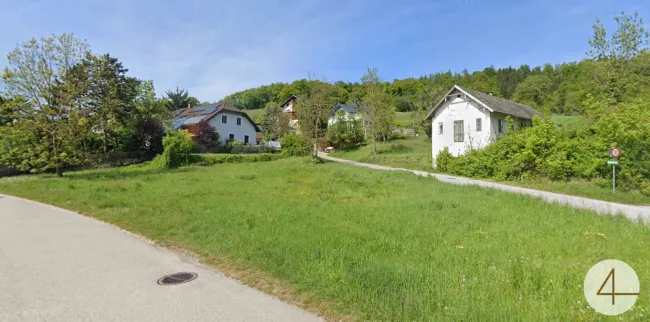 Sonniges Eckgrundstück ohne Bauzwang - Titelbild