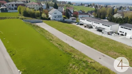 Modernes Doppelhaus in ruhiger Siedlung