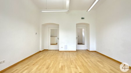 Geschäftslokal ideal für Verkaufs-, Büro- oder Dienstleistungslokal