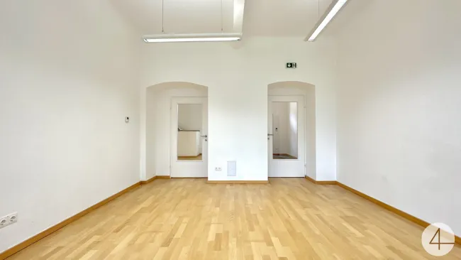 Geschäftslokal ideal für Verkaufs-, Büro- oder Dienstleistungslokal - Bild
