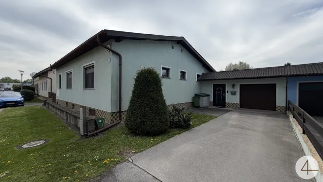 Gepflegtes Einfamilienhaus mit großem 939m2 Grundstück in Groß Enzersdorf ! - Bild