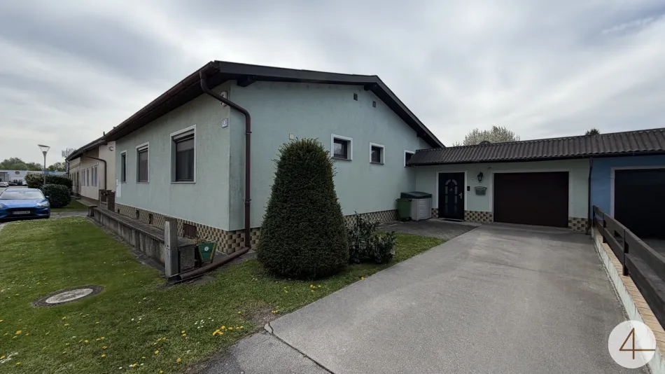Gepflegtes Einfamilienhaus mit großem 939m2 Grundstück in Groß Enzersdorf ! - Bild