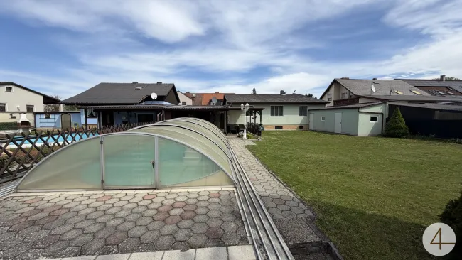 Gepflegtes Einfamilienhaus mit großem 939m2 Grundstück in Groß Enzersdorf ! - Bild