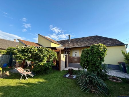 Top-Einfamilienhaus mit Traumgarten und Terrasse in Deutsch-Wagram - Kaufpreis: EUR 385.000,-- !!!