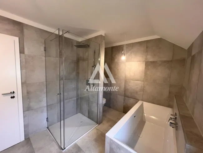 Badezimmer/Erster Stock