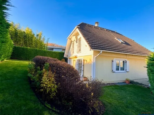 Hausansicht Seite, Garten