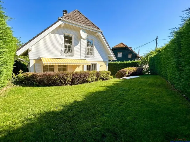 Hausansicht Rückseite, Garten