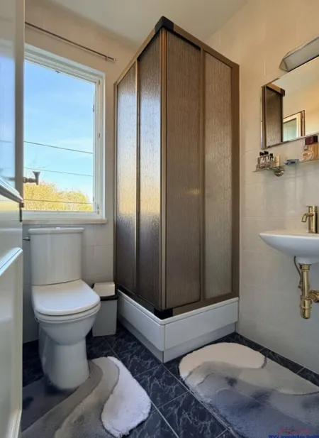 Duschbad, Toilette - OG