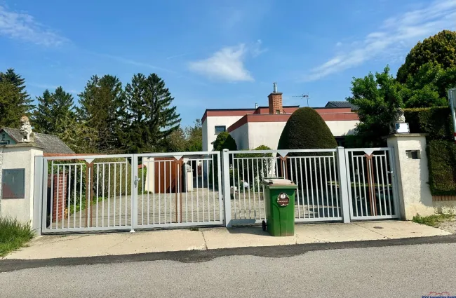 Straßenansicht
