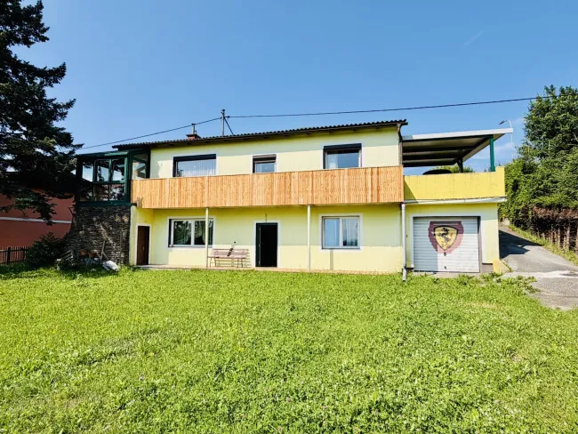 Fohnsdorf: Einfamilienhaus mit Wintergarten, Carport, Garage und großzügigem Grundstück - Titelbild