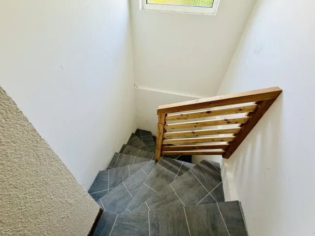 Fohnsdorf: Einfamilienhaus mit Wintergarten, Carport, Garage und großzügigem Grundstück - Bild