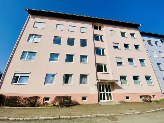 Helle 3-Zimmer-Wohnung mit Loggia in Zeltweg – viel Potenzial zur Eigengestaltung - Bild