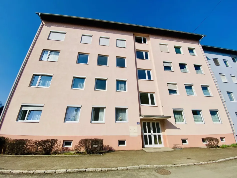 Helle 3-Zimmer-Wohnung mit Loggia in Zeltweg – viel Potenzial zur Eigengestaltung - Bild