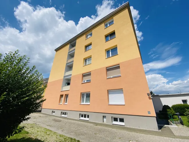 Gemütliche 2-Zimmer-Wohnung ca 58 m2 mit Loggia im Herzen von Zeltweg - Titelbild