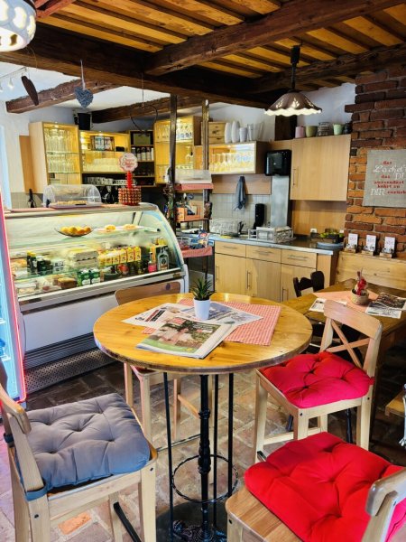 Nahversorger mit Café in Mellach: Attraktives Gewerbeobjekt sucht Nachmieter!