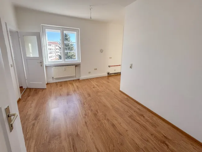 Helle, neu sanierte Wohnung - Titelbild
