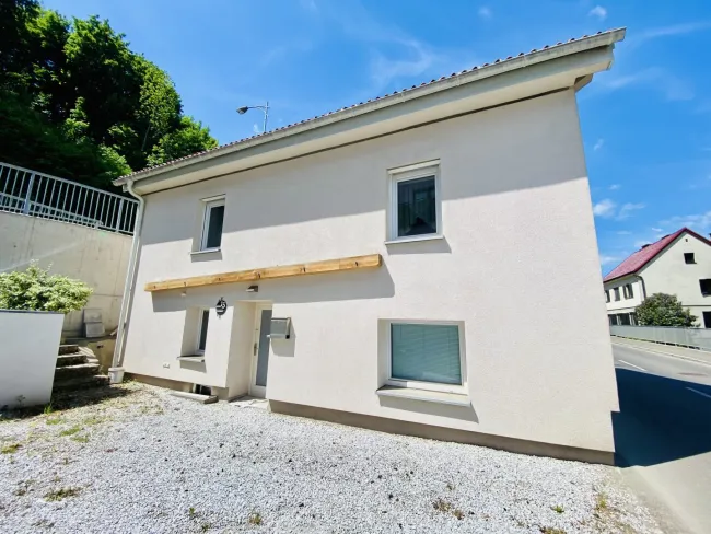 Judenburg Stadtrand: charmantes Wohnhaus mit Garten, Pool und liebevollen Details - Bild