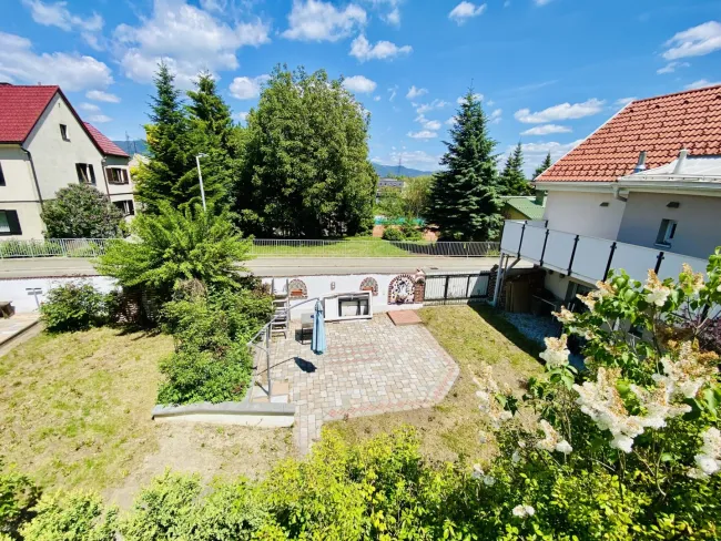 Judenburg Stadtrand: charmantes Wohnhaus mit Garten, Pool und liebevollen Details - Bild